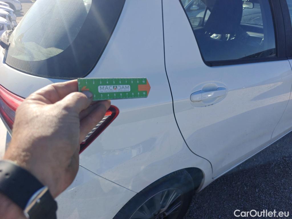  Toyota  Yaris TOYOTA  / 2017 / 5P / berlina con portón 1.5 100H Active Tech #5