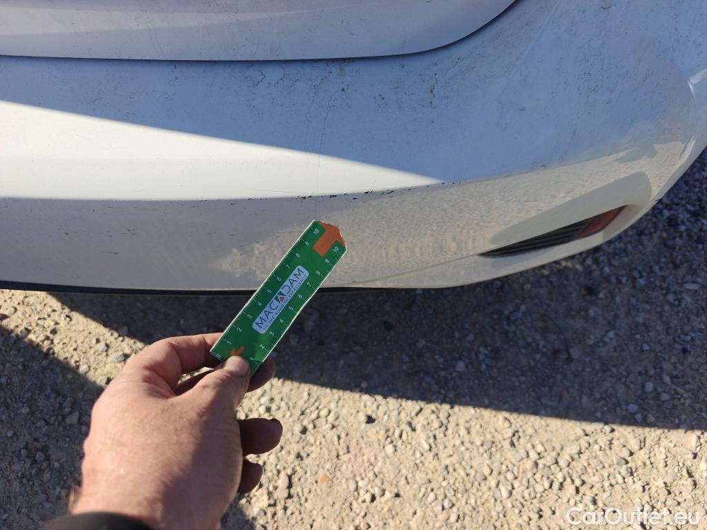  Toyota  Yaris TOYOTA  / 2017 / 5P / berlina con portón 1.5 100H Active Tech #10