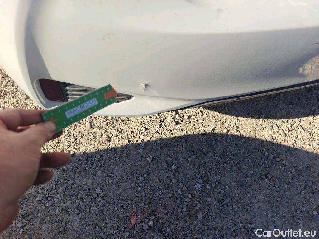  Toyota  Yaris TOYOTA  / 2017 / 5P / berlina con portón 1.5 100H Active Tech #8