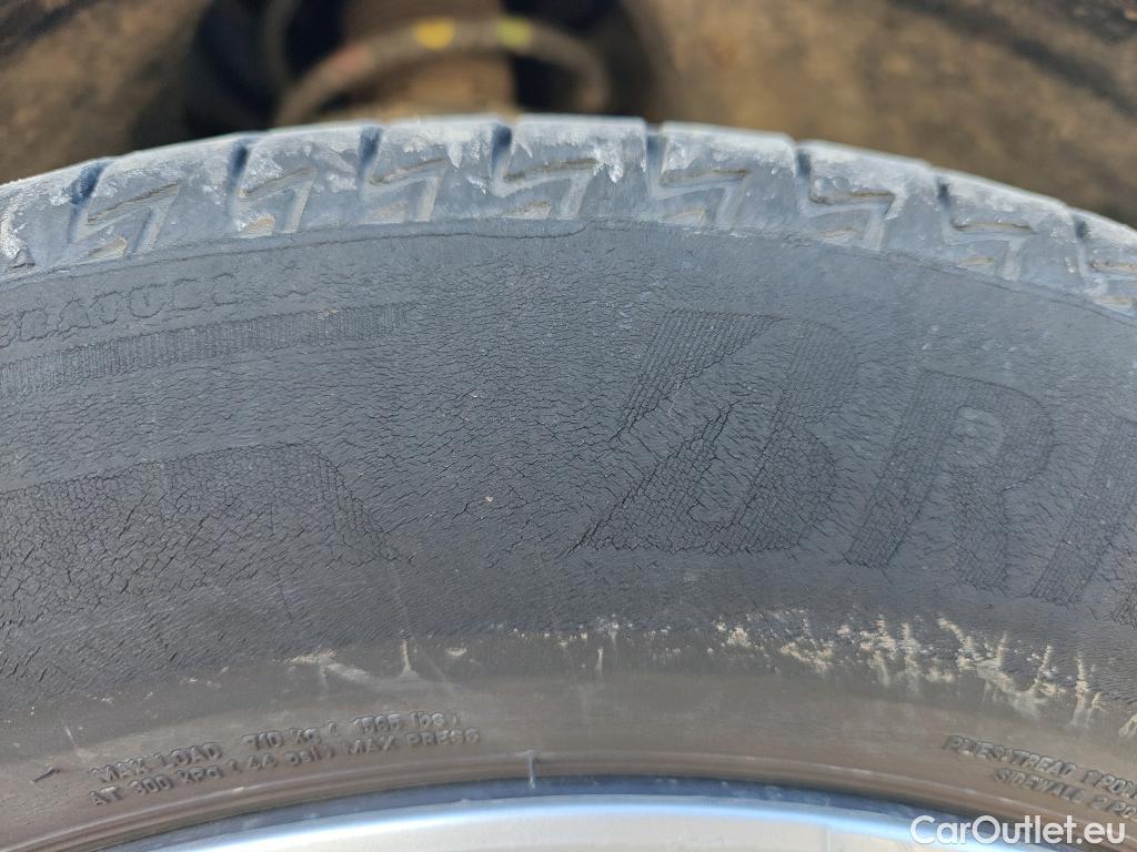  Renault  Captur RENAULT  / 2020 / 5P / todoterreno Intens TCe 90 #10