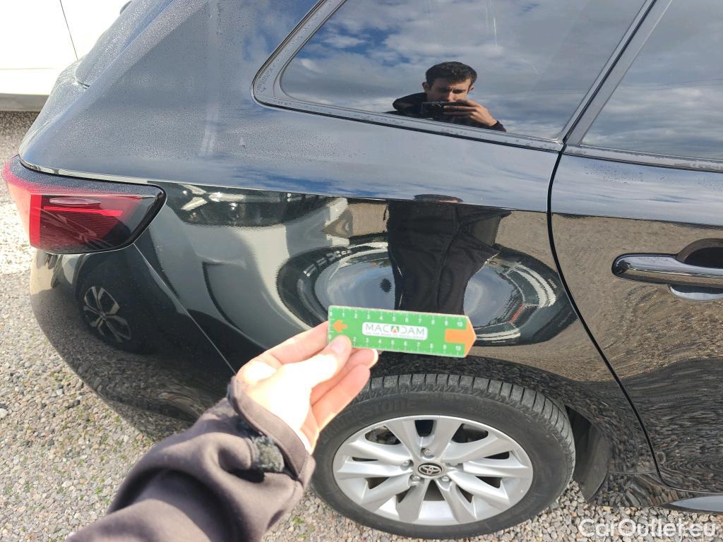  Toyota  Corolla TOYOTA  / 2019 / 5P / familiar 1.8 125H ACTIVE TECH E-CVT TOU SPORT #32