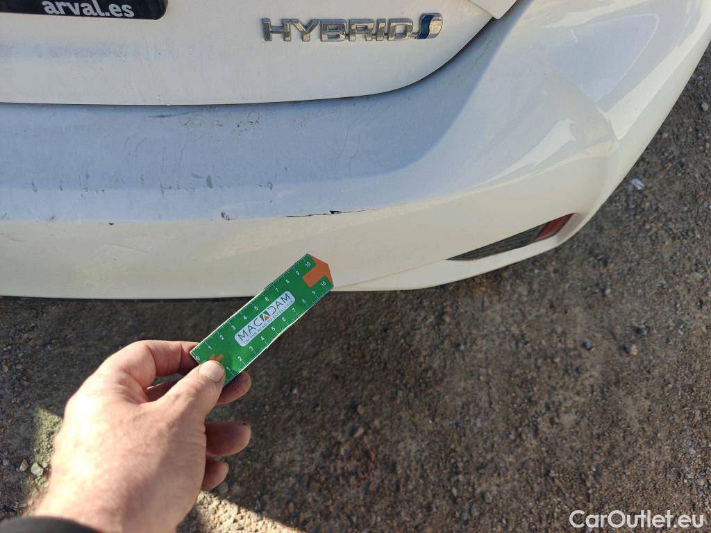  Toyota  Yaris TOYOTA  / 2017 / 5P / berlina con portón 1.5 100H Active Tech #16