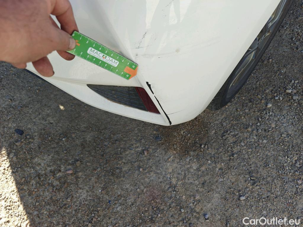  Toyota  Yaris TOYOTA  / 2017 / 5P / berlina con portón 1.5 100H Active Tech #17