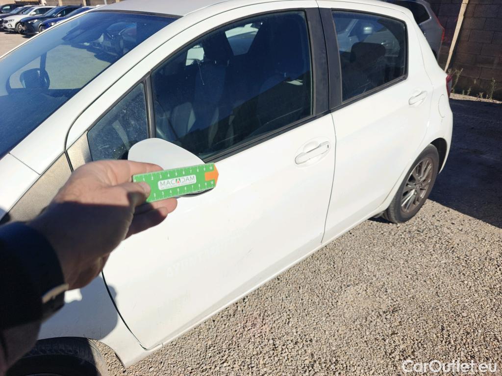  Toyota  Yaris TOYOTA  / 2017 / 5P / berlina con portón 1.5 100H Active Tech #12