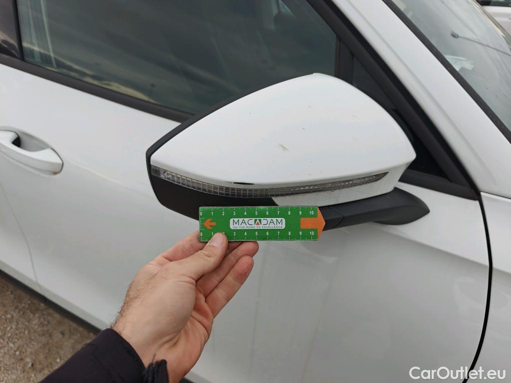  Volkswagen  Tiguan VOLKSWAGEN  / 2023 / 5P / todoterreno Life 2.0 TDI 110kW (150CV) DSG #3