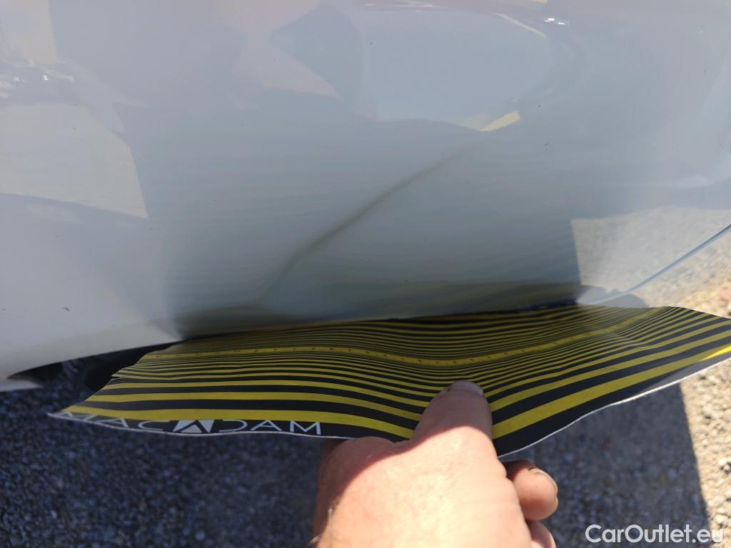  Toyota  Yaris TOYOTA  / 2017 / 5P / berlina con portón 1.5 100H Active Tech #4