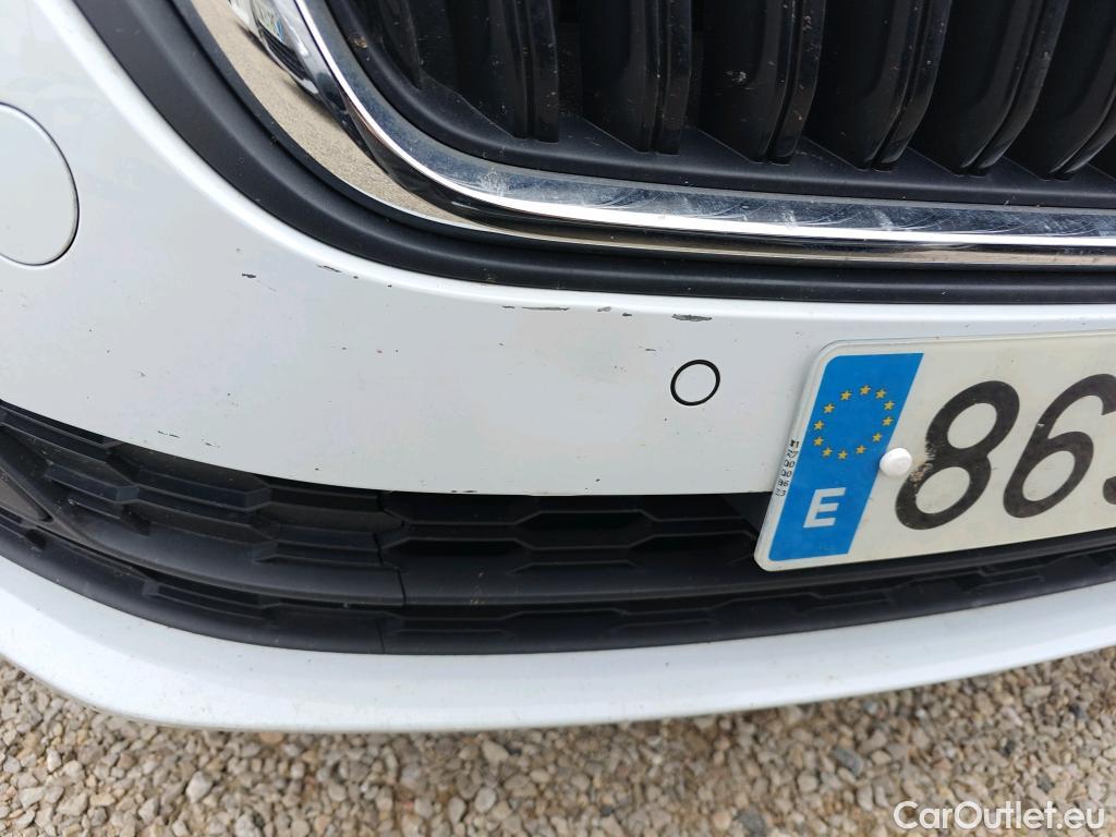  Skoda  Octavia SKODA  / 2020 / 5P / familiar Combi 1.0 TSI 81kW(110CV) DSG mHEV Ambi. #26