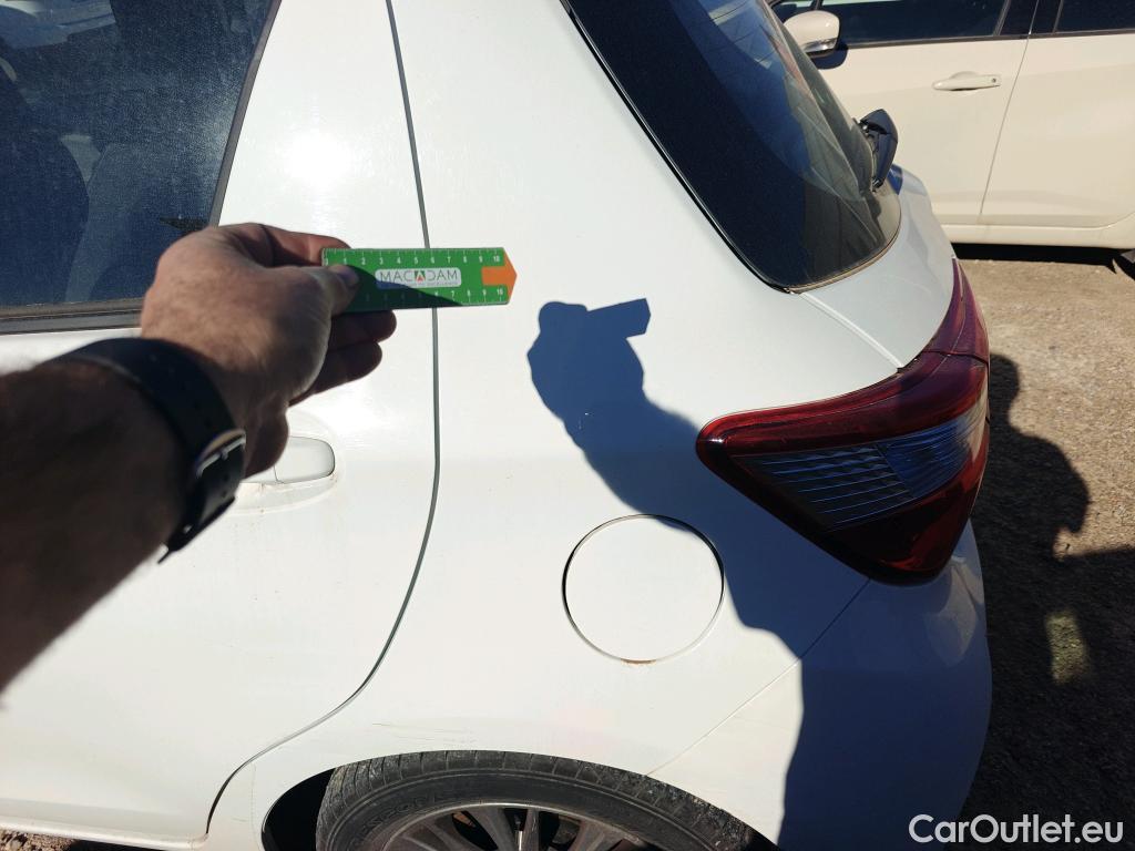  Toyota  Yaris TOYOTA  / 2017 / 5P / berlina con portón 1.5 100H Active Tech #9