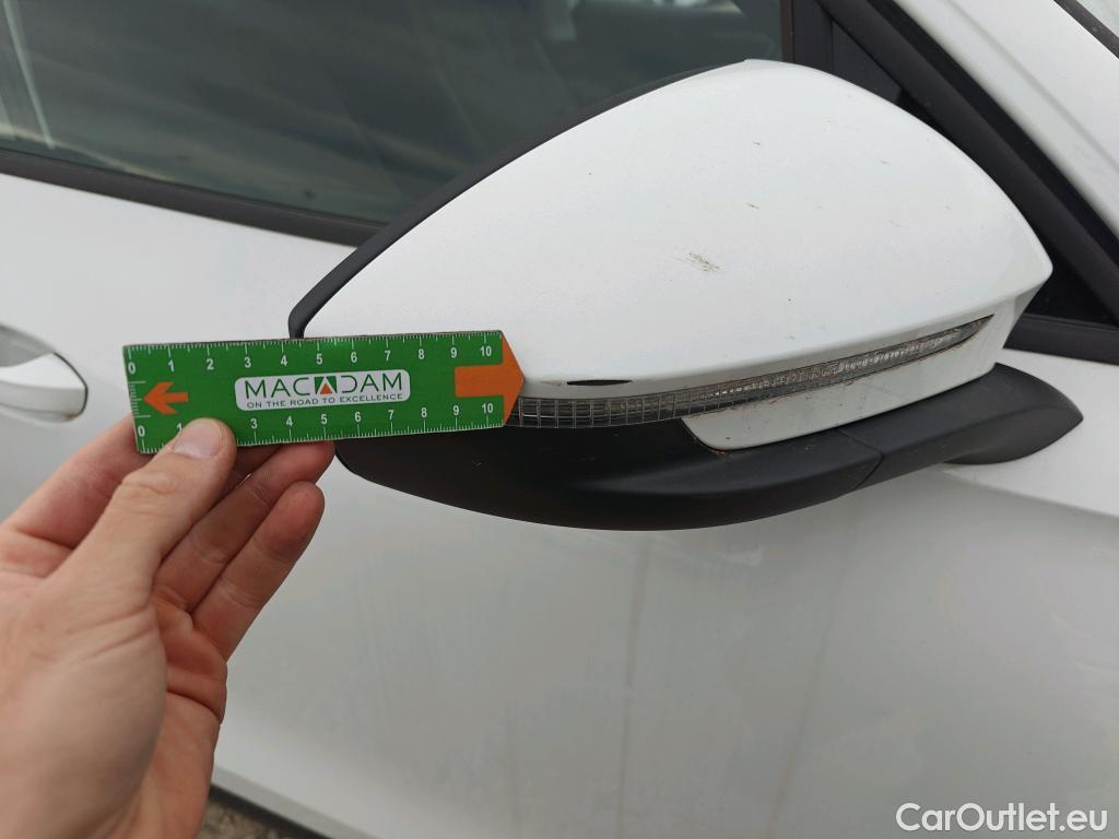  Volkswagen  Tiguan VOLKSWAGEN  / 2023 / 5P / todoterreno Life 2.0 TDI 110kW (150CV) DSG #4