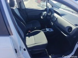  Toyota  Yaris TOYOTA  / 2017 / 5P / berlina con portón 1.5 100H Active Tech #6