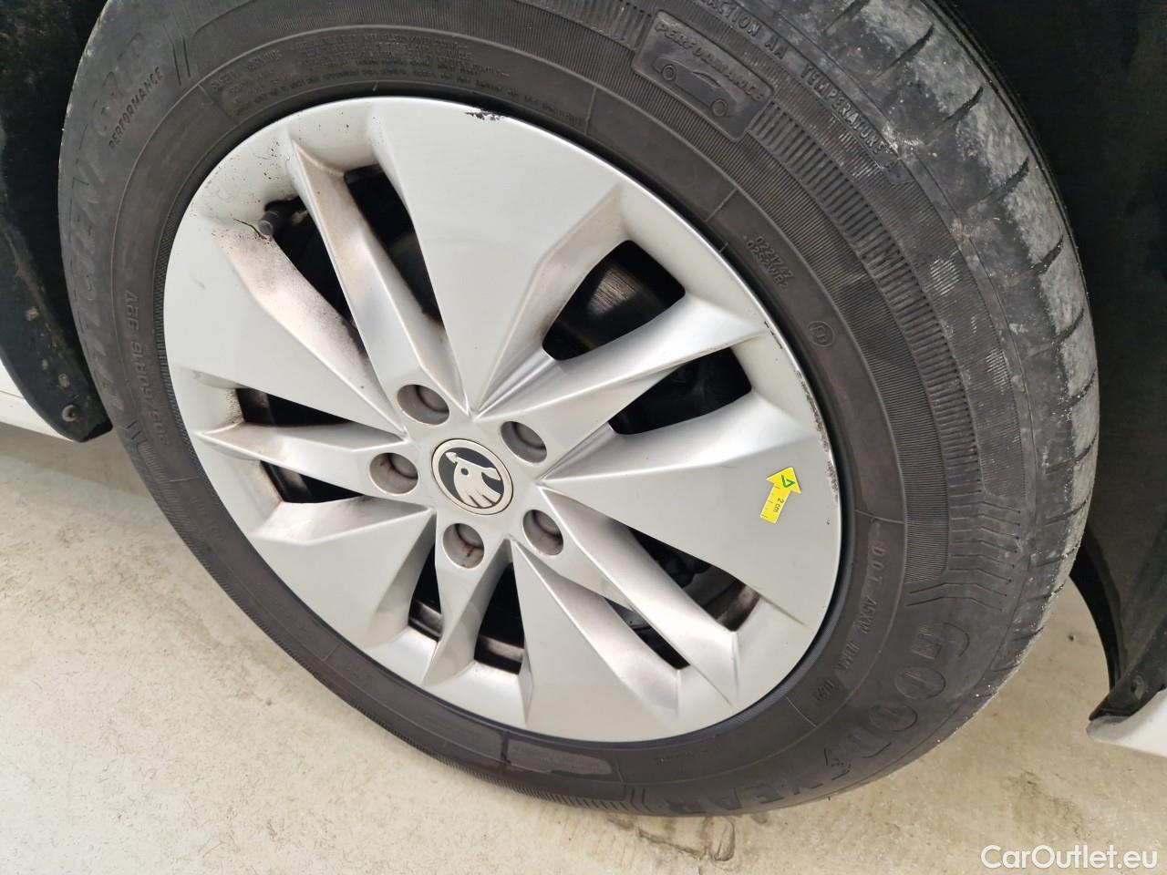  Skoda  Octavia 2.0 TDI 150CP Ambition Combi DSG #17