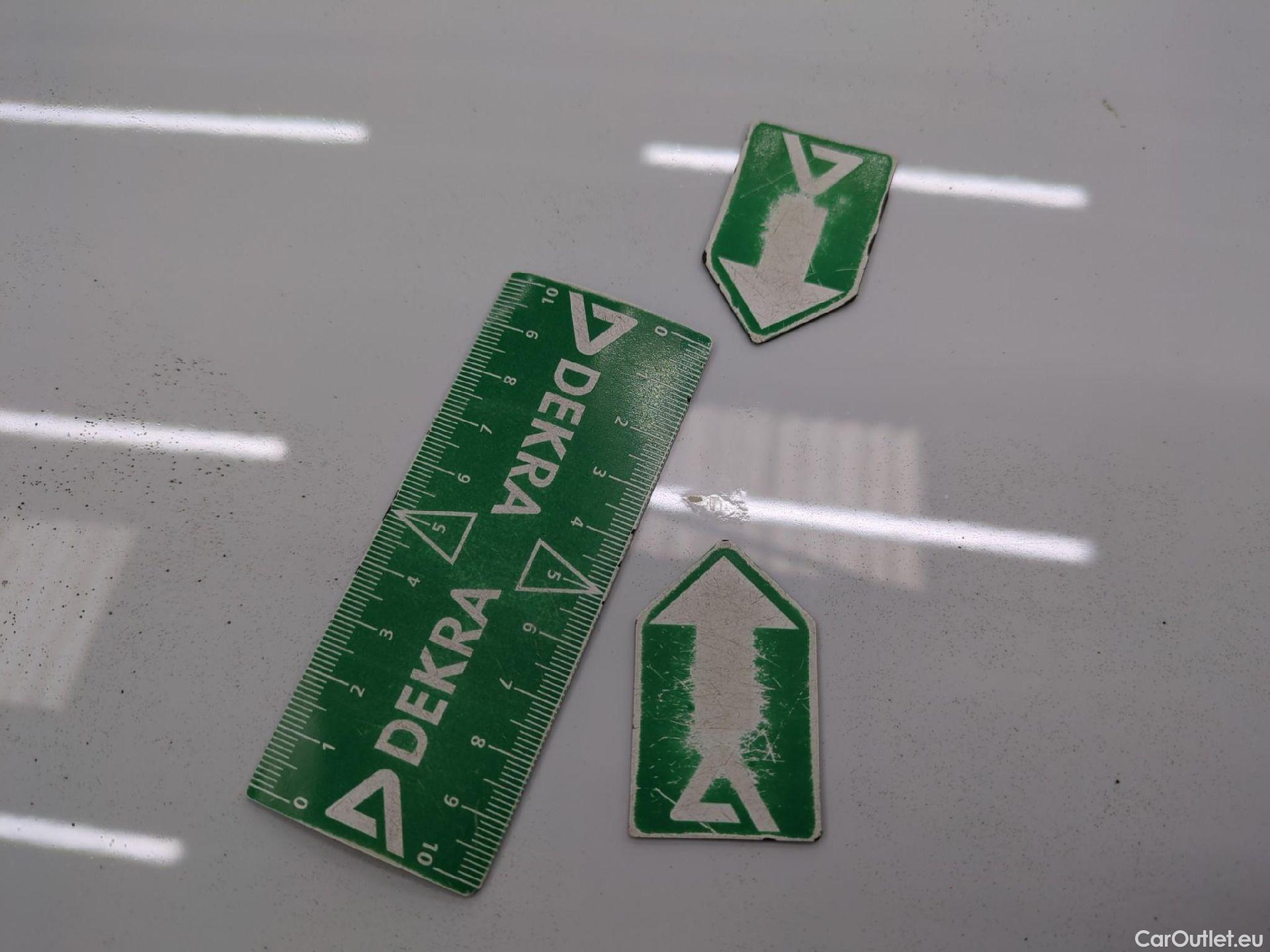  Renault  Megane  IV Berline 5pt. Société Air Nav 1.5 dCi 90CV BVM6 E6 #27