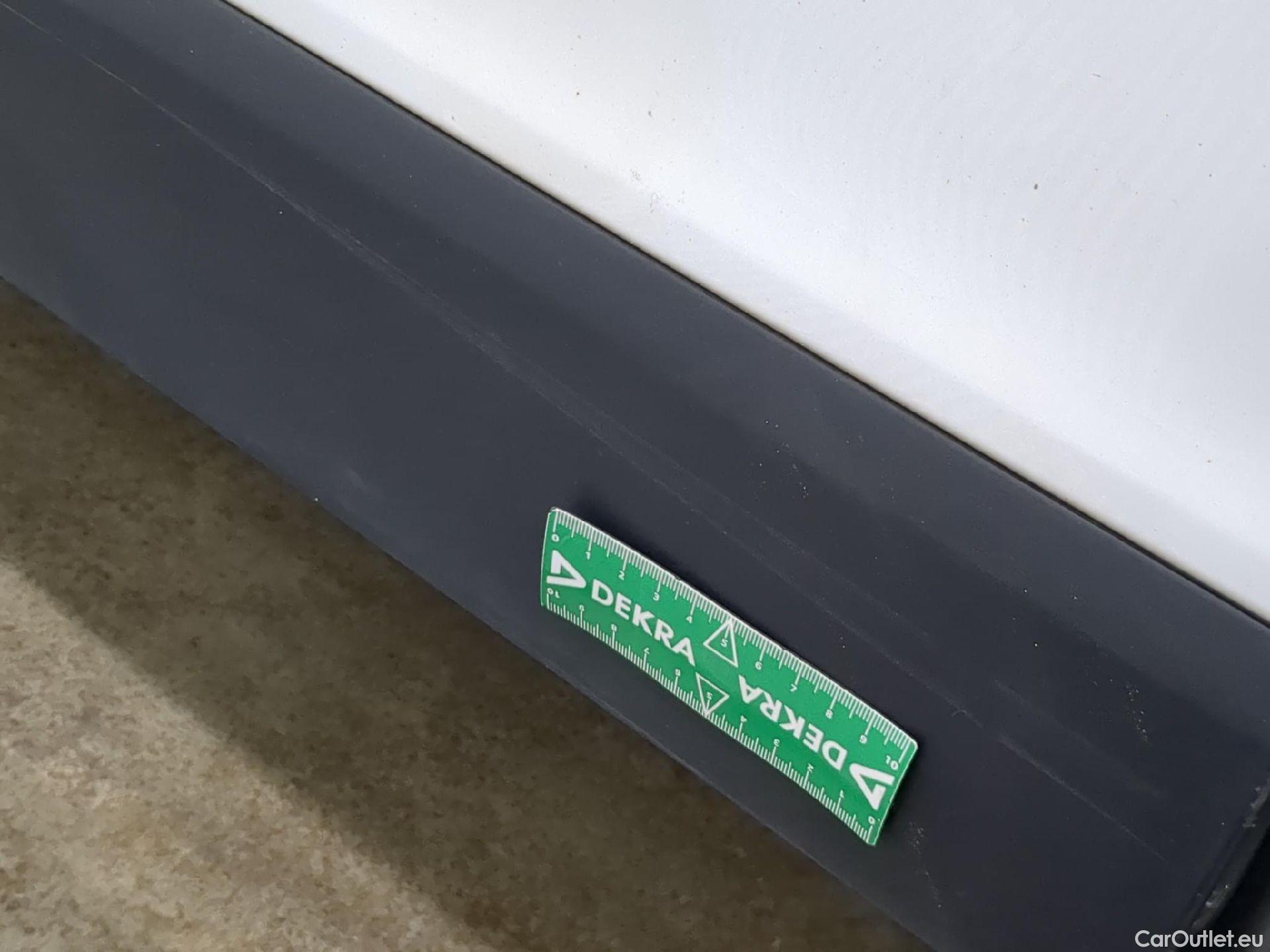  Renault  Trafic RENAULT  / 2019 / 4P / Fourgon tole NV FG GCF L1H1 1200 dCi 120 #52