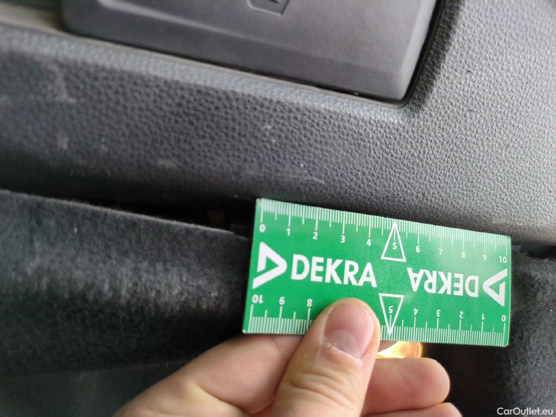  Toyota  Corolla TOYOTA  Touring Sports / 2018 / 5P / Break Hybride 122h Dynamic Business Beyond Zer #8