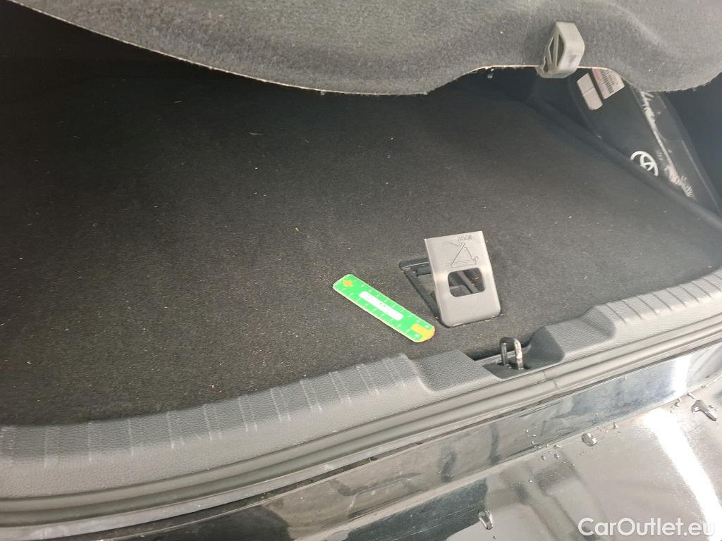  Toyota  Corolla TOYOTA  / 2018 / 5P / Berline Hybride 122h Dynamic Business #10