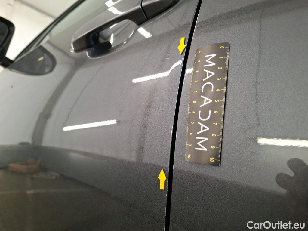  Toyota  C-HR TOYOTA  / 2016 / 5P / SUV 2.0 HYBRIDE 184 DISTINCTIVE #3