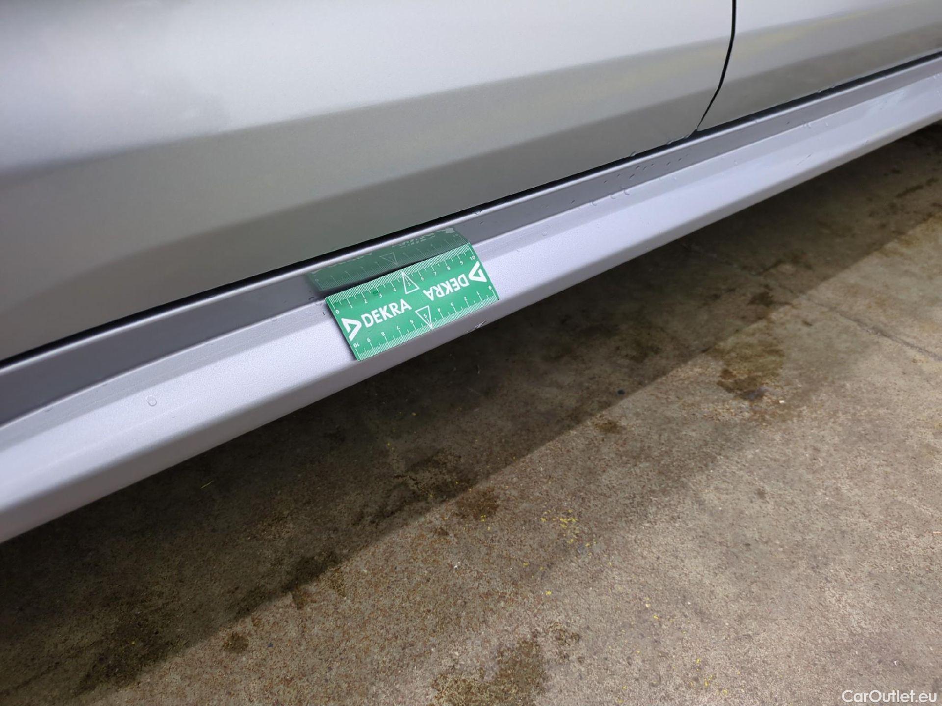  Toyota  Corolla TOYOTA  Touring Sports / 2018 / 5P / Break Hybride 122h Dynamic Business Beyond Zer #25