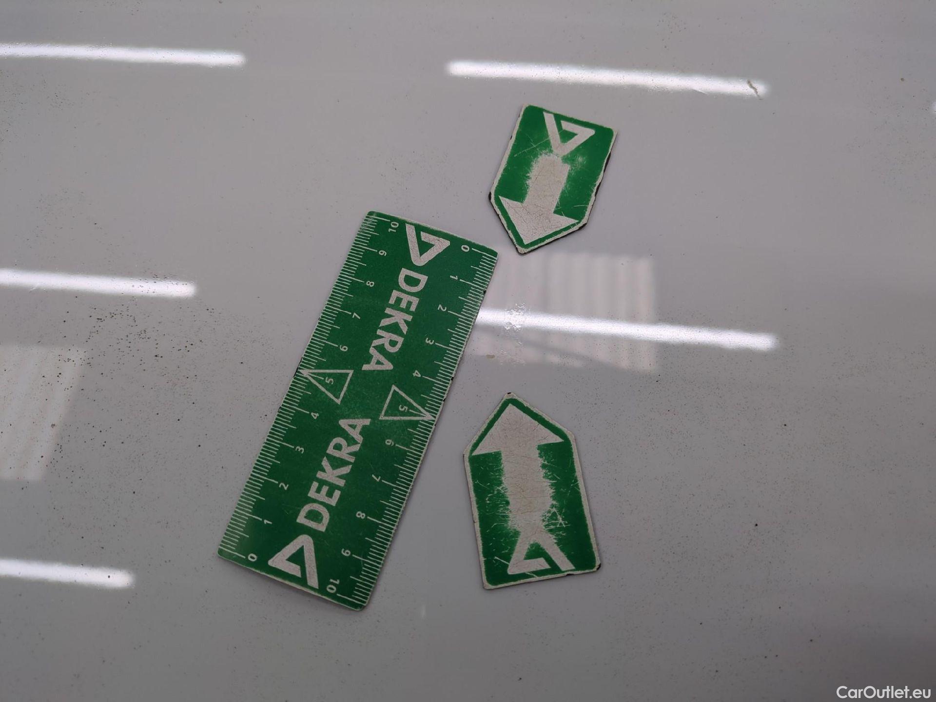  Renault  Megane  IV Berline 5pt. Société Air Nav 1.5 dCi 90CV BVM6 E6 #28