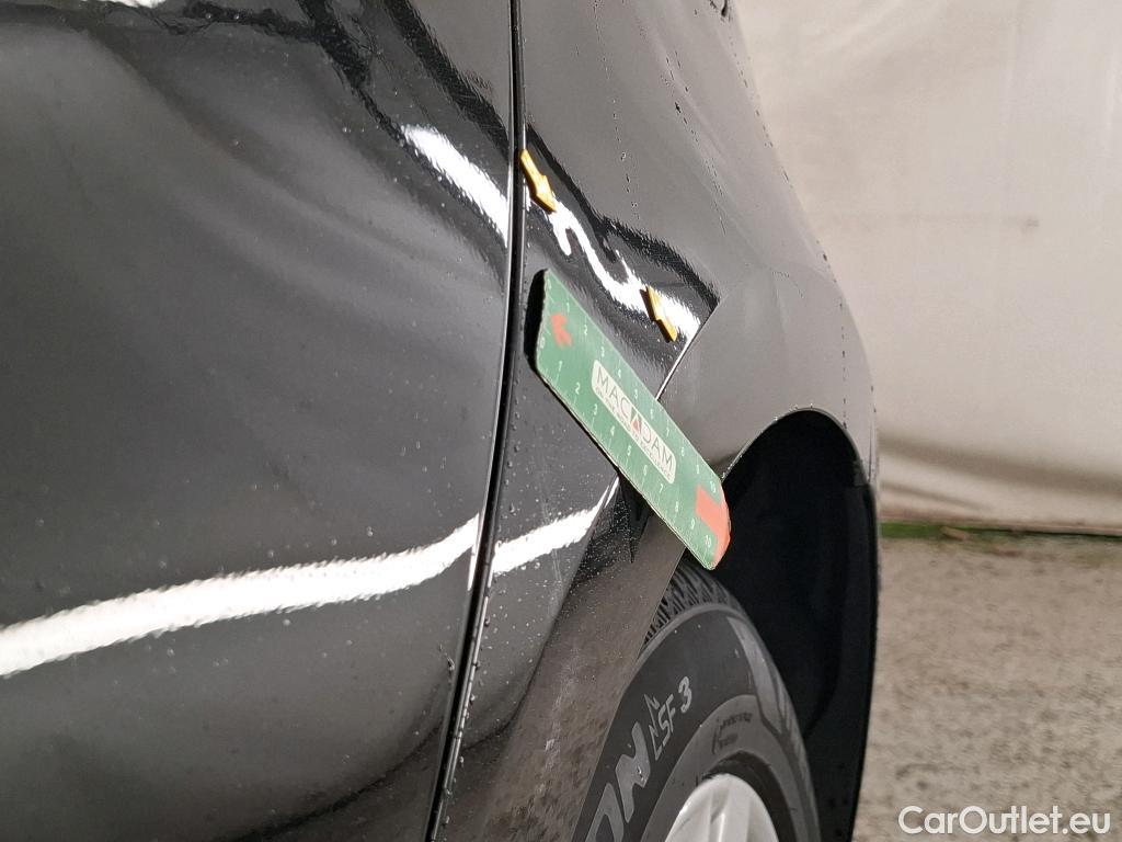  Toyota  Corolla TOYOTA  / 2018 / 5P / Berline Hybride 122h Dynamic Business #2