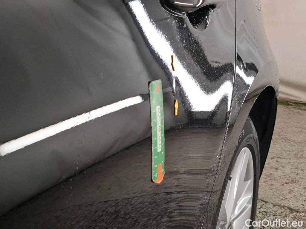  Toyota  Corolla TOYOTA  / 2018 / 5P / Berline Hybride 122h Dynamic Business #15