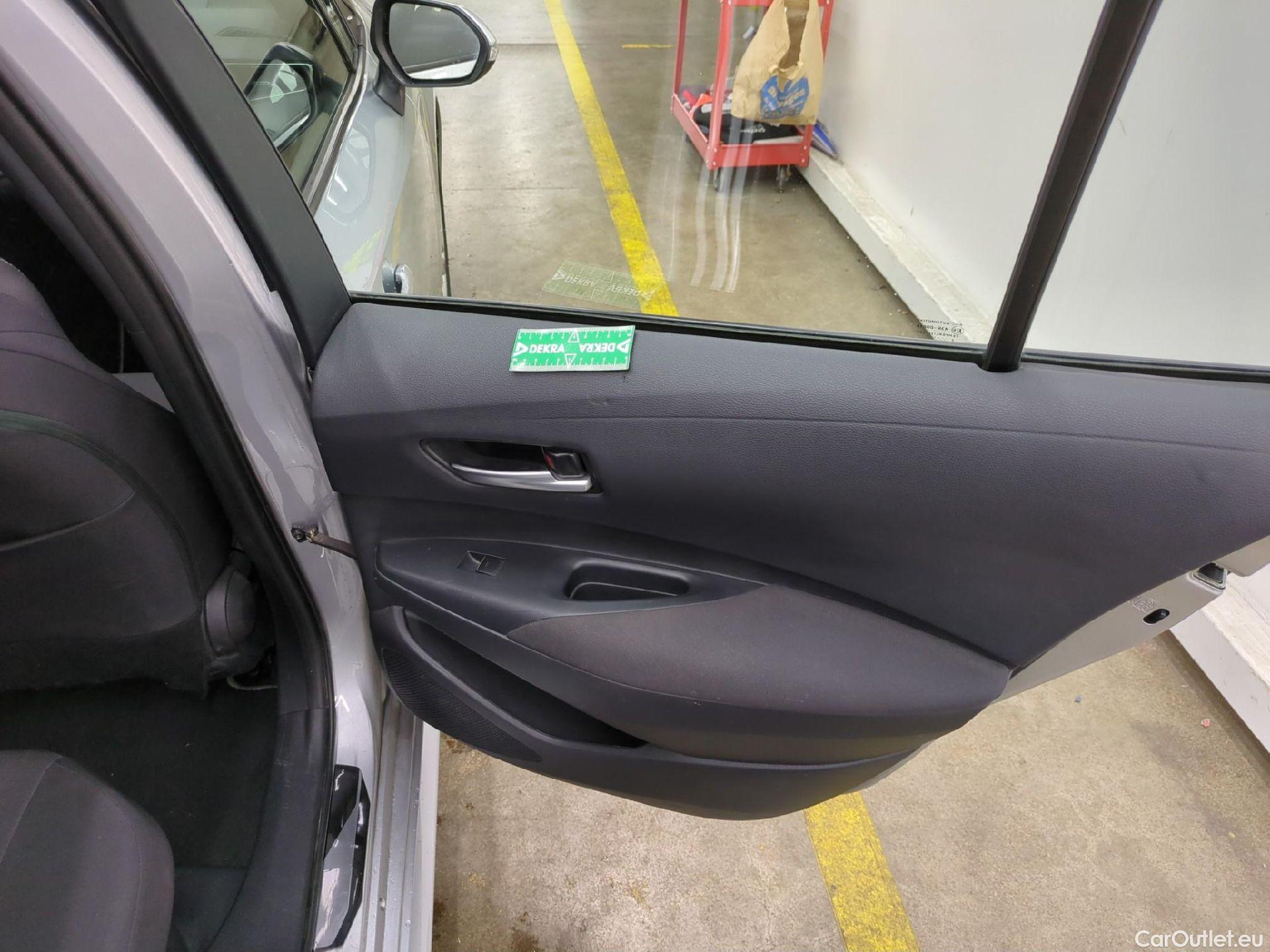  Toyota  Corolla TOYOTA  Touring Sports / 2018 / 5P / Break Hybride 122h Dynamic Business Beyond Zer #29