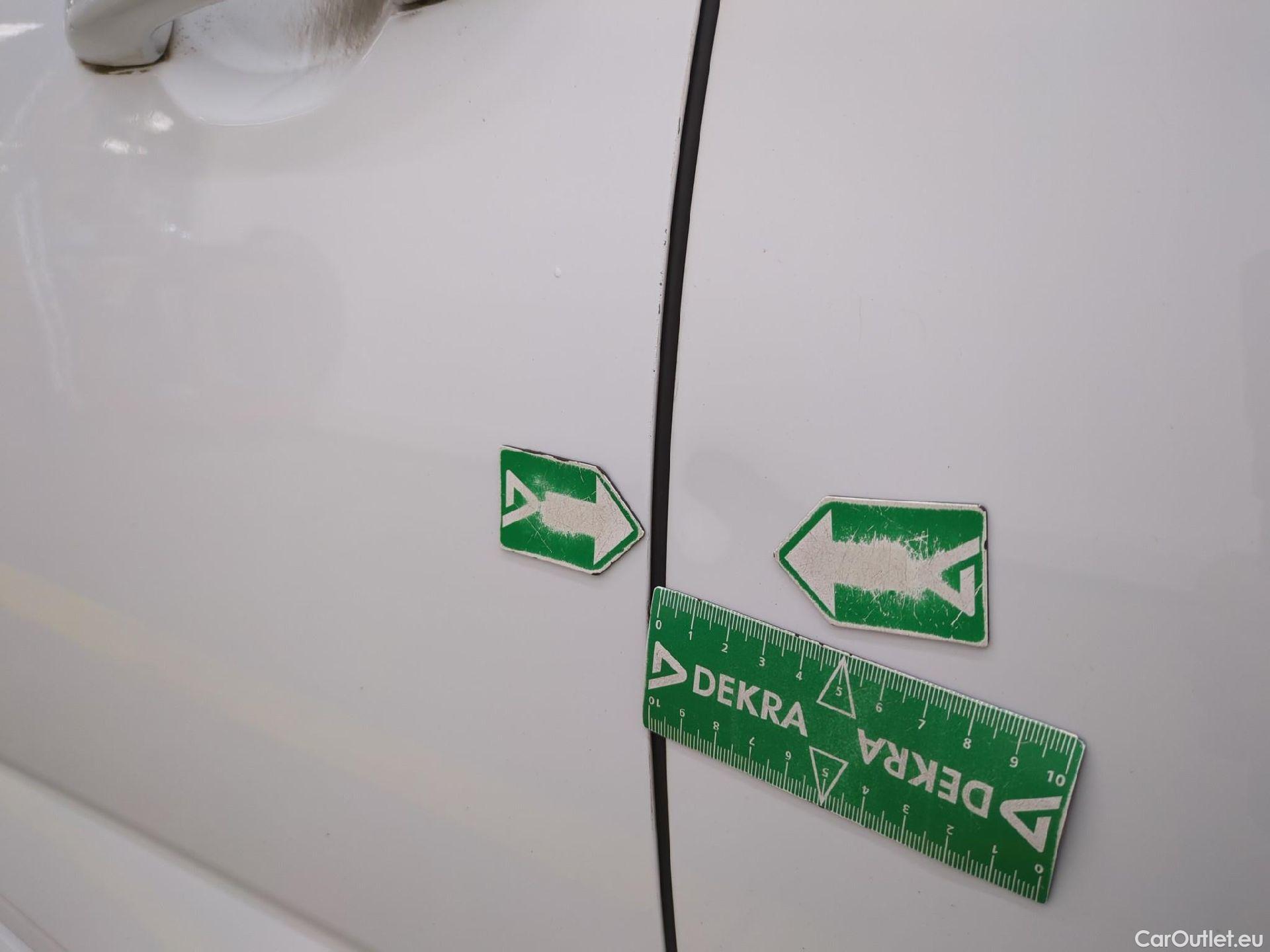  Renault  Megane  IV Berline 5pt. Société Air Nav 1.5 dCi 90CV BVM6 E6 #35