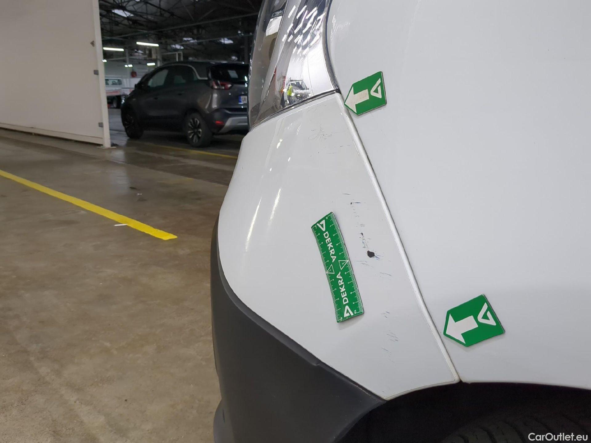  Renault  Trafic RENAULT  / 2019 / 4P / Fourgon tole NV FG GCF L1H1 1200 dCi 120 #51