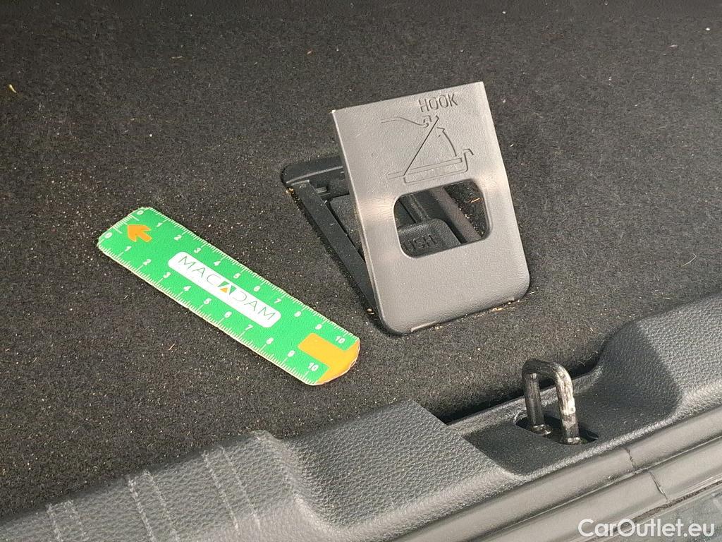  Toyota  Corolla TOYOTA  / 2018 / 5P / Berline Hybride 122h Dynamic Business #11