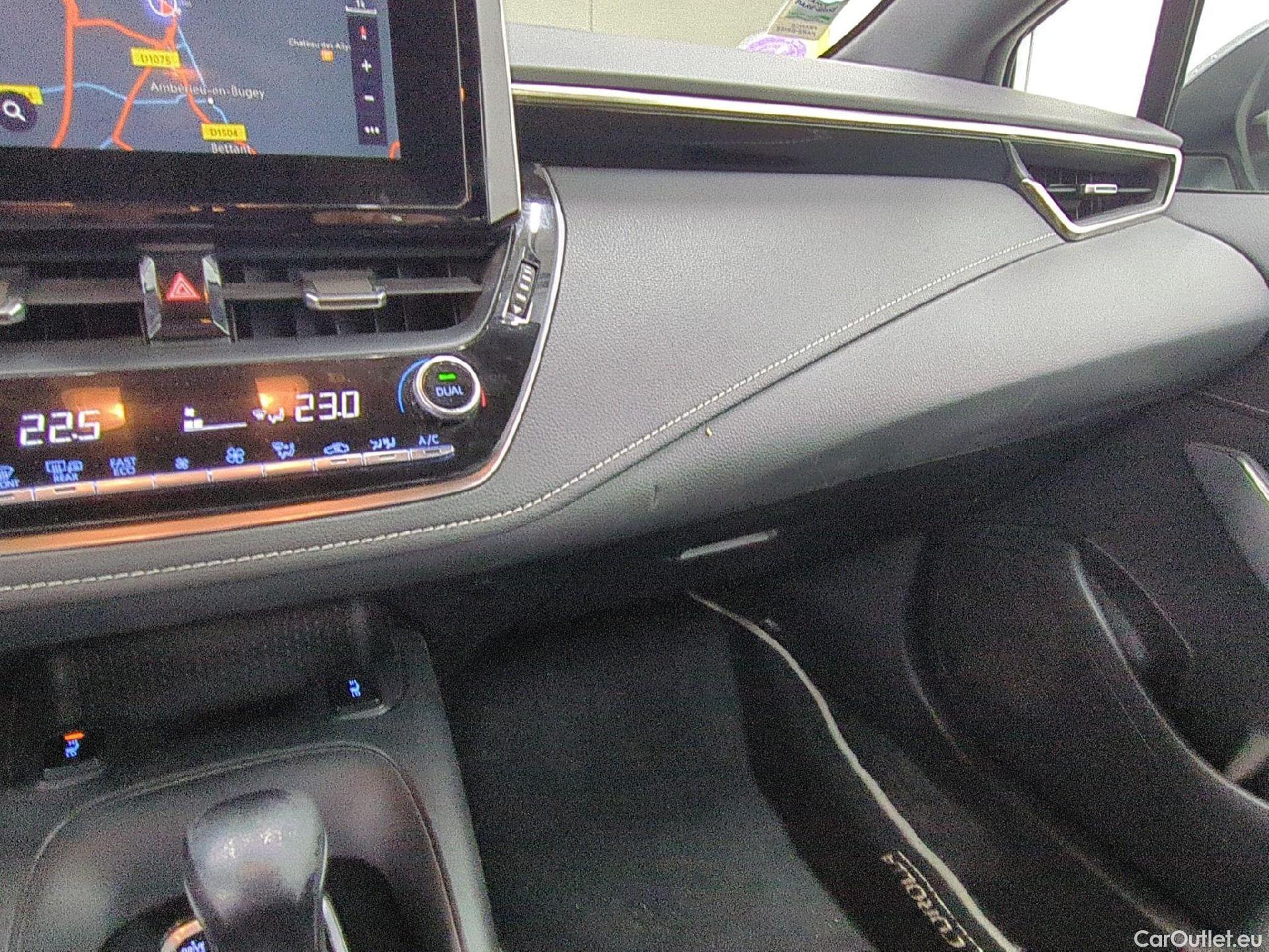  Toyota  Corolla TOYOTA  Touring Sports / 2018 / 5P / Break Hybride 122h Dynamic Business Beyond Zer #1