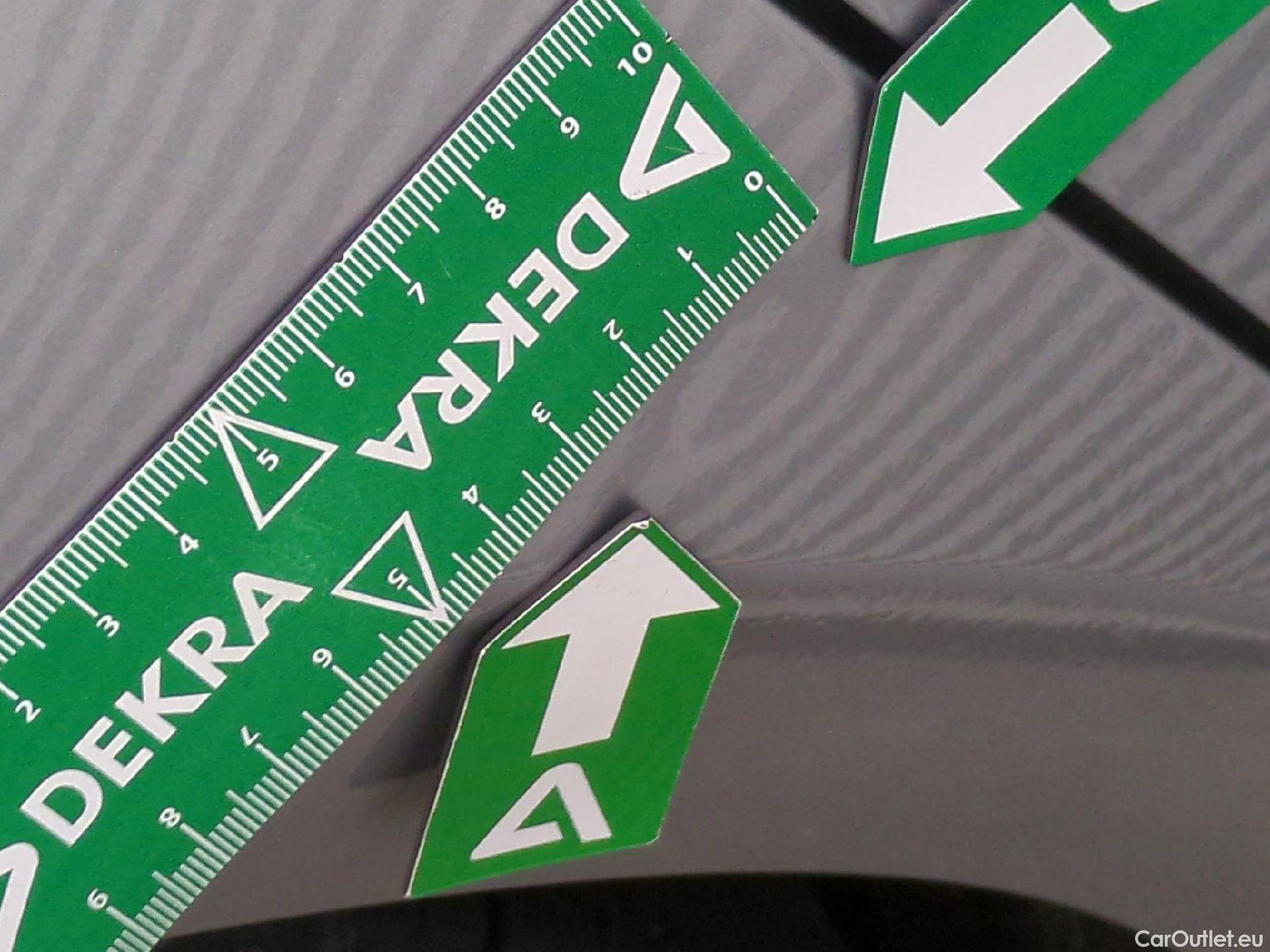  Toyota  Corolla TOYOTA  Touring Sports / 2018 / 5P / Break Hybride 122h Dynamic Business Beyond Zer #24