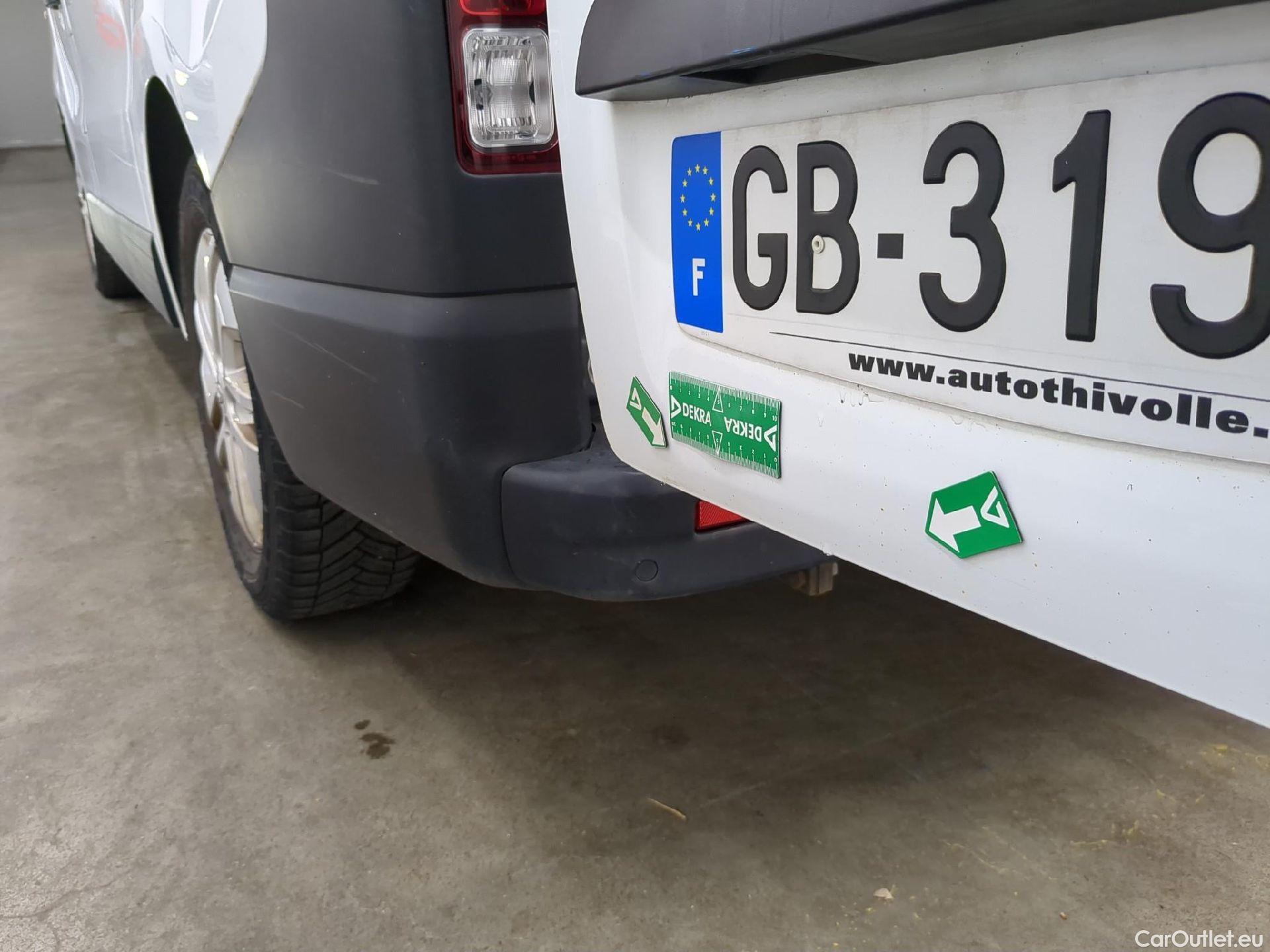  Renault  Trafic RENAULT  / 2019 / 4P / Fourgon tole NV FG GCF L1H1 1200 dCi 120 #18