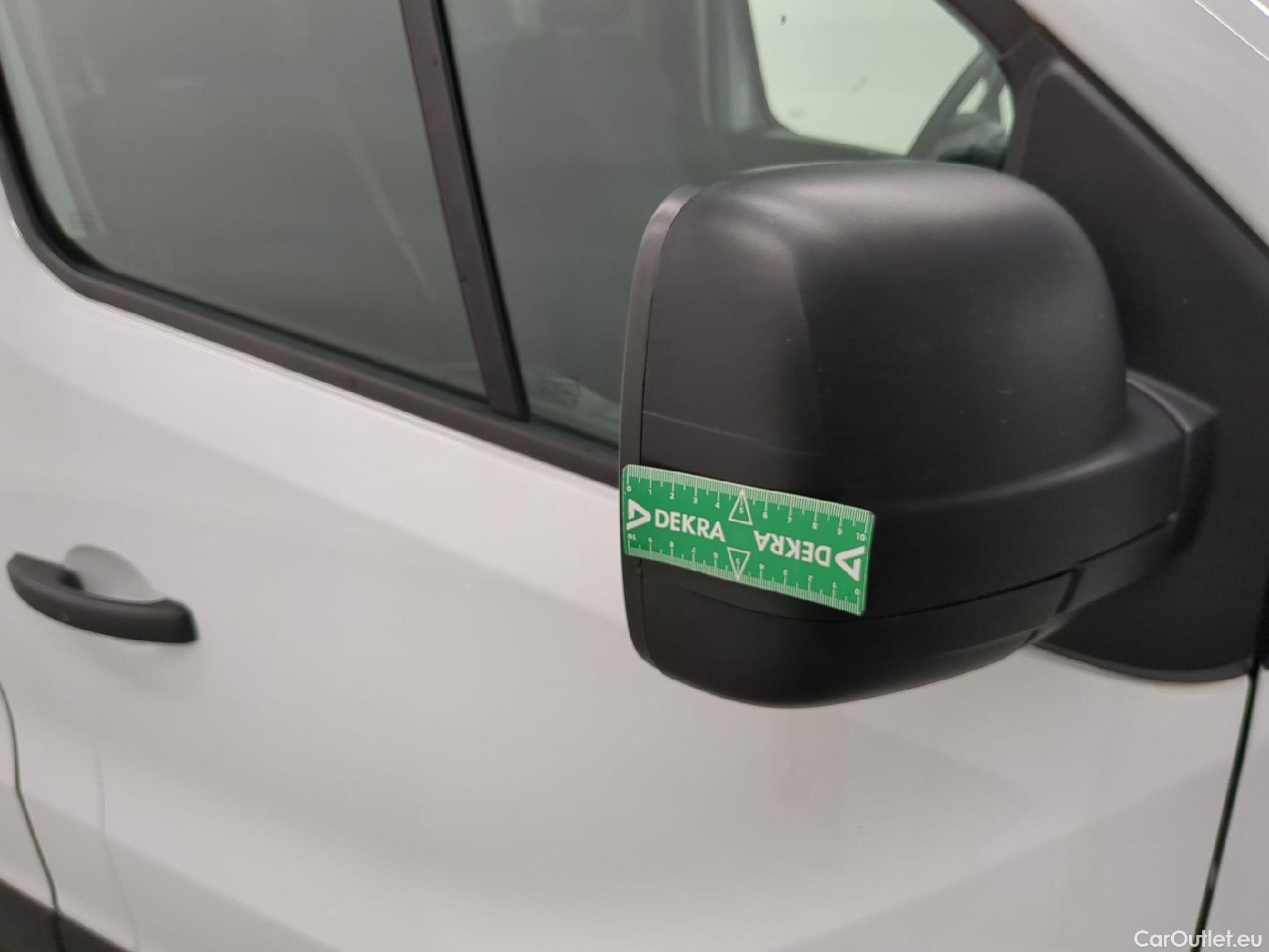  Renault  Trafic RENAULT  / 2019 / 4P / Fourgon tole NV FG GCF L1H1 1200 dCi 120 #43