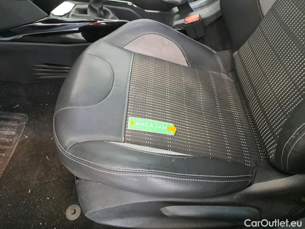  Peugeot  2008  Allure 1.2 PureTech 130CV BVM6 E6dT #12