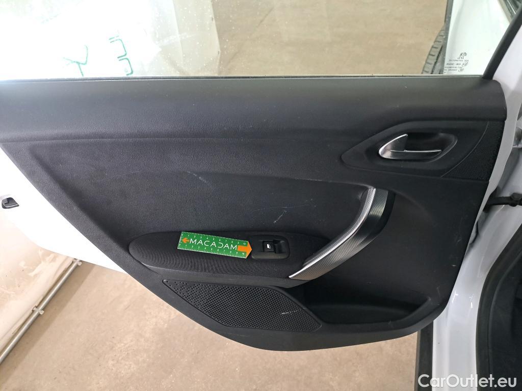  Peugeot  2008  Allure 1.2 PureTech 130CV BVM6 E6dT #17