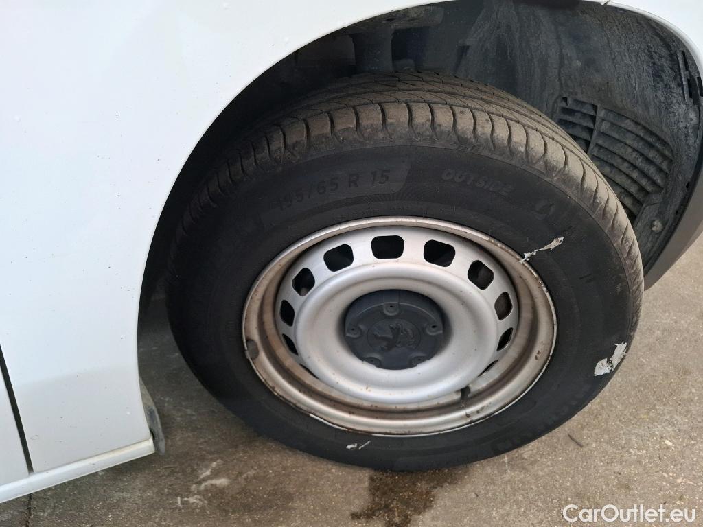  Peugeot  Partner PEUGEOT  / 2018 / 4P / Fourgonnette BLUEHDI 75 STANDARD 650KG PREMIUM #12