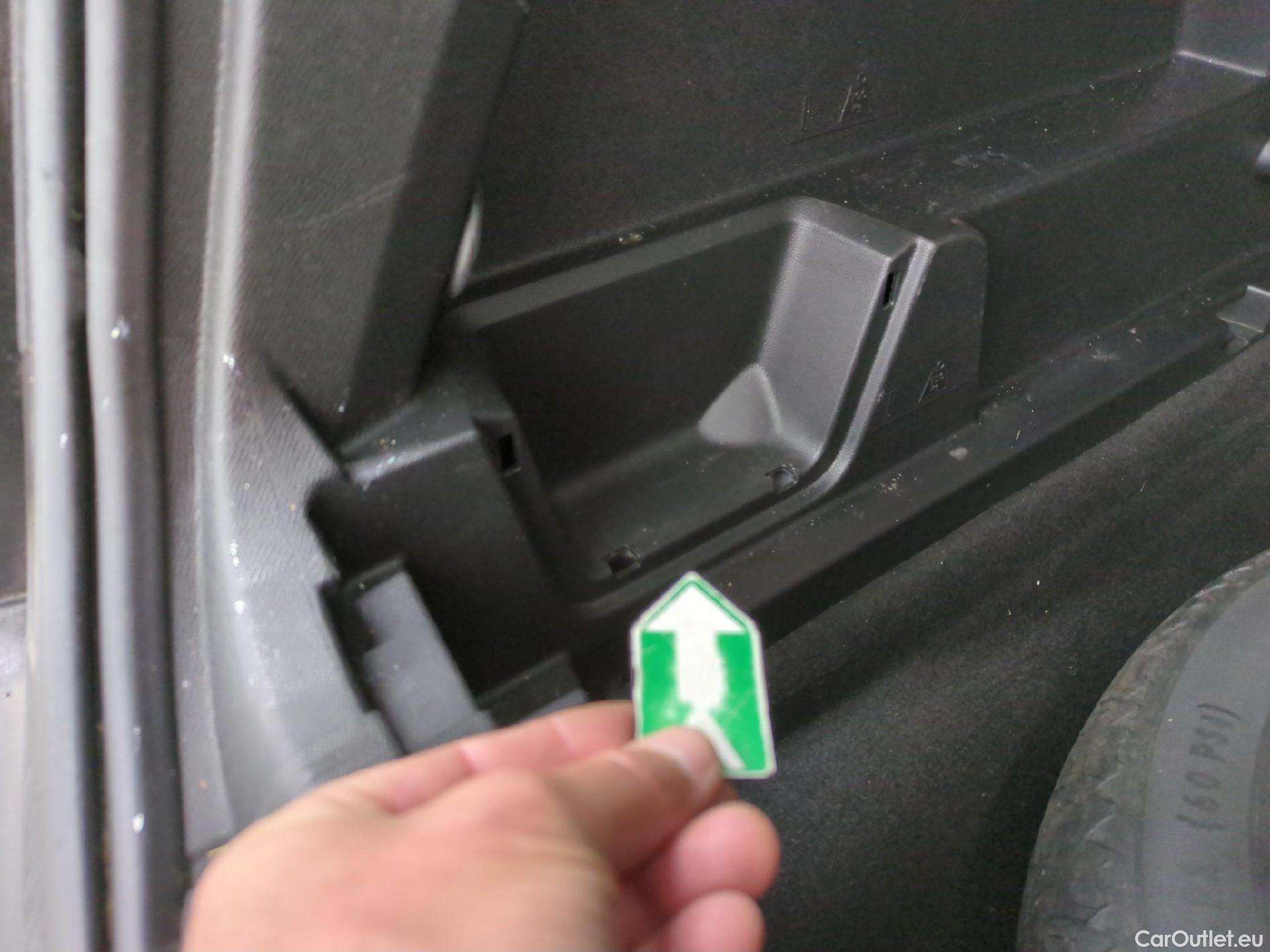  Peugeot  3008  Allure Business 1.5 HDi 130CV BVA8 E6dT #9