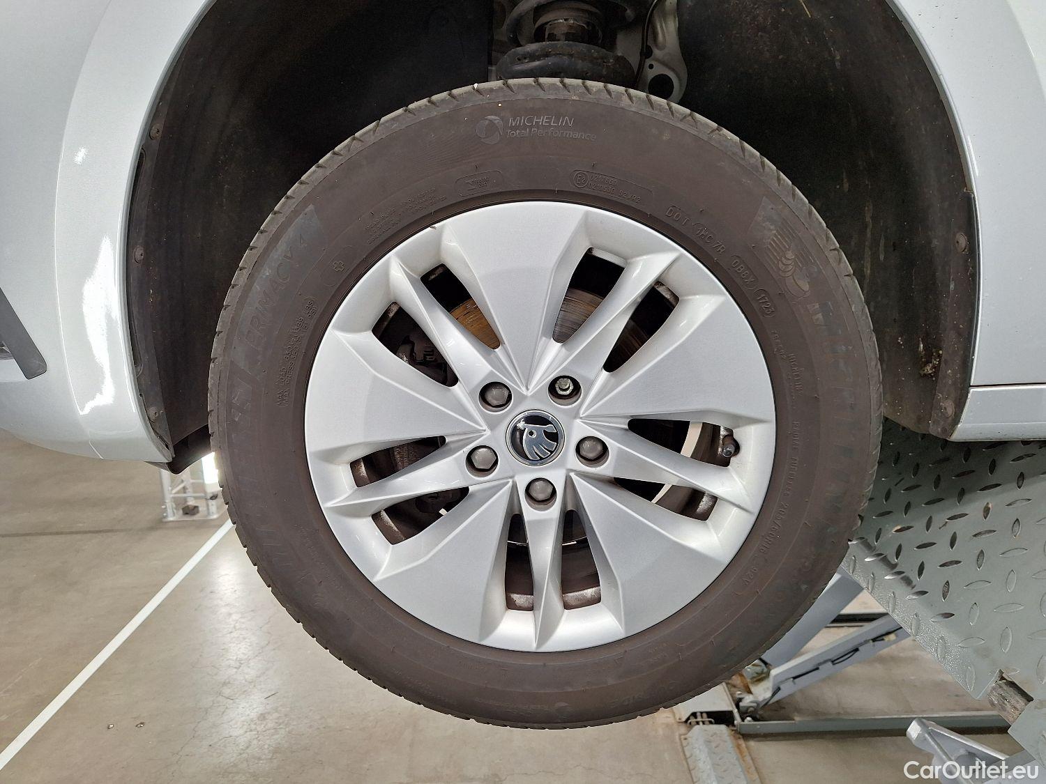  Skoda  Octavia Skoda,  Combi '20, Skoda  Combi 2.0 CRTDI 85kW Ambition 5d #5