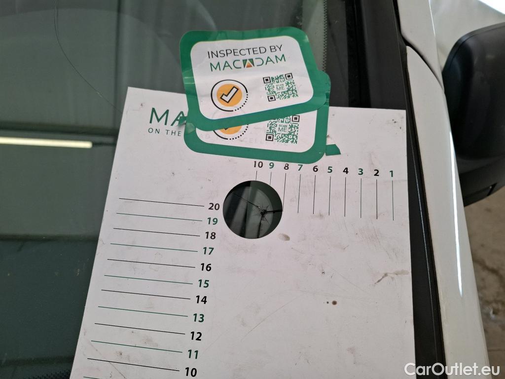  Renault  Trafic RENAULT  / 2019 / 4P / Fourgon tole FG GCF L1H1 1000 dCi 120 #2