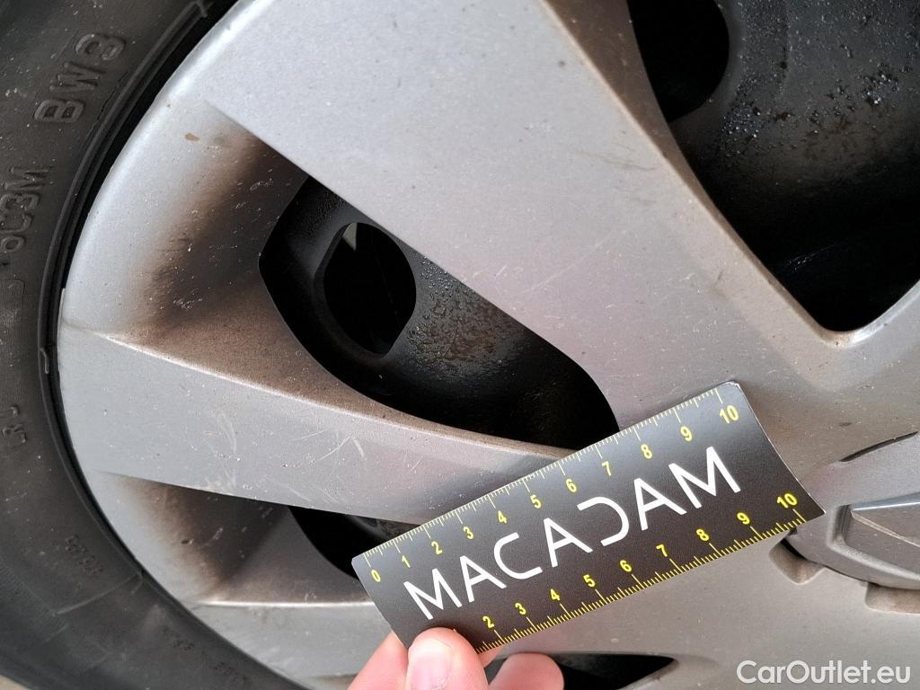  Renault  Trafic RENAULT  / 2019 / 4P / Fourgon tole FG GCF L1H1 1000 dCi 120 #26