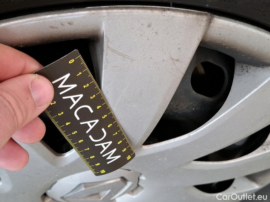  Renault  Trafic RENAULT  / 2019 / 4P / Fourgon tole FG GCF L1H1 1000 dCi 120 #24