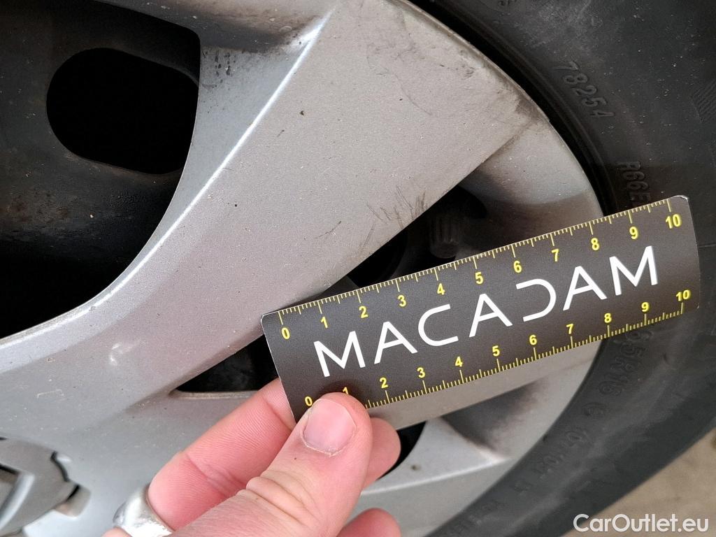  Renault  Trafic RENAULT  / 2019 / 4P / Fourgon tole FG GCF L1H1 1000 dCi 120 #25