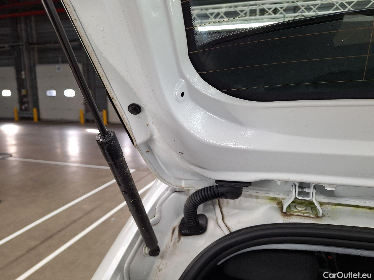  Peugeot  208 Peugeot,  '19, Peugeot  1.5 BlueHDi 100 MAN6 S&S ?6.2 Active 5 #22