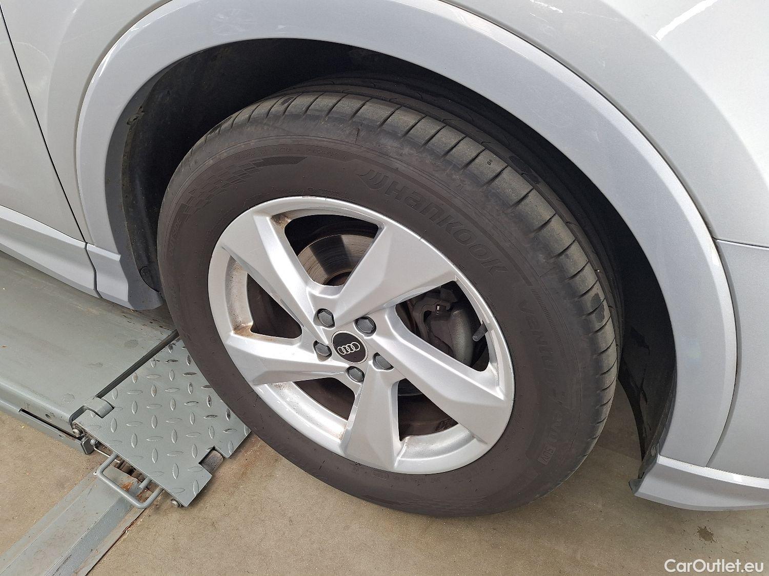  Audi  Q3 Audi,  '18, Audi  35 TFSI S tronic Advanced 5d #27