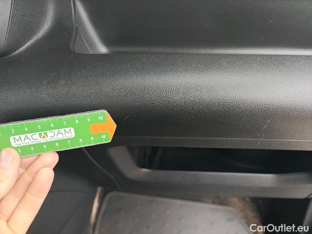  Opel  Combo OPEL  Life / 2018 / 5P / combi 1.5 TD 75kW (100CV) S/S Edition L (IND) #37