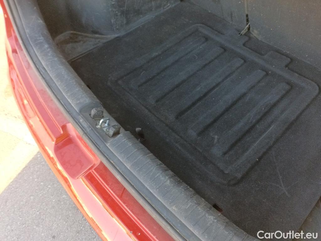  KIA  Niro KIA  / 2019 / 5P / crossover 1.6 GDi HEV 104kW (141CV) Drive #31