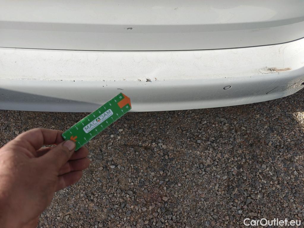  Bmw  Serie 3 BMW  / 2015 / 5P / familiar 330d Touring #18