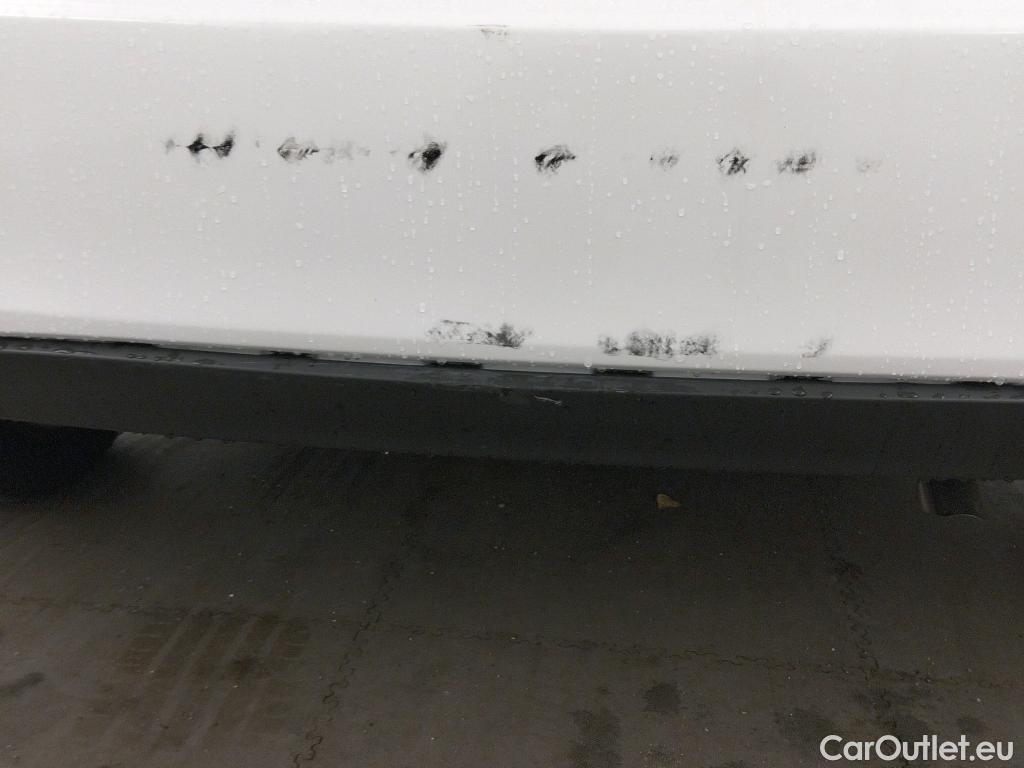  Toyota  Yaris TOYOTA  / 2017 / 5P / berlina con portón 1.5 100H Active #11