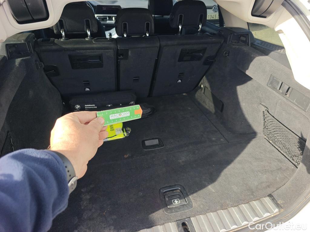  Bmw  Serie 3 BMW  / 2015 / 5P / familiar 330d Touring #9