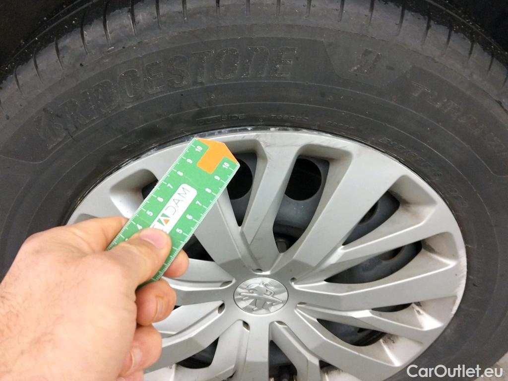  Peugeot  RIFTER PEUGEOT  / 2018 / 4P / combi Active Standard BlueHDi 73kW (IND) (AC2) #19