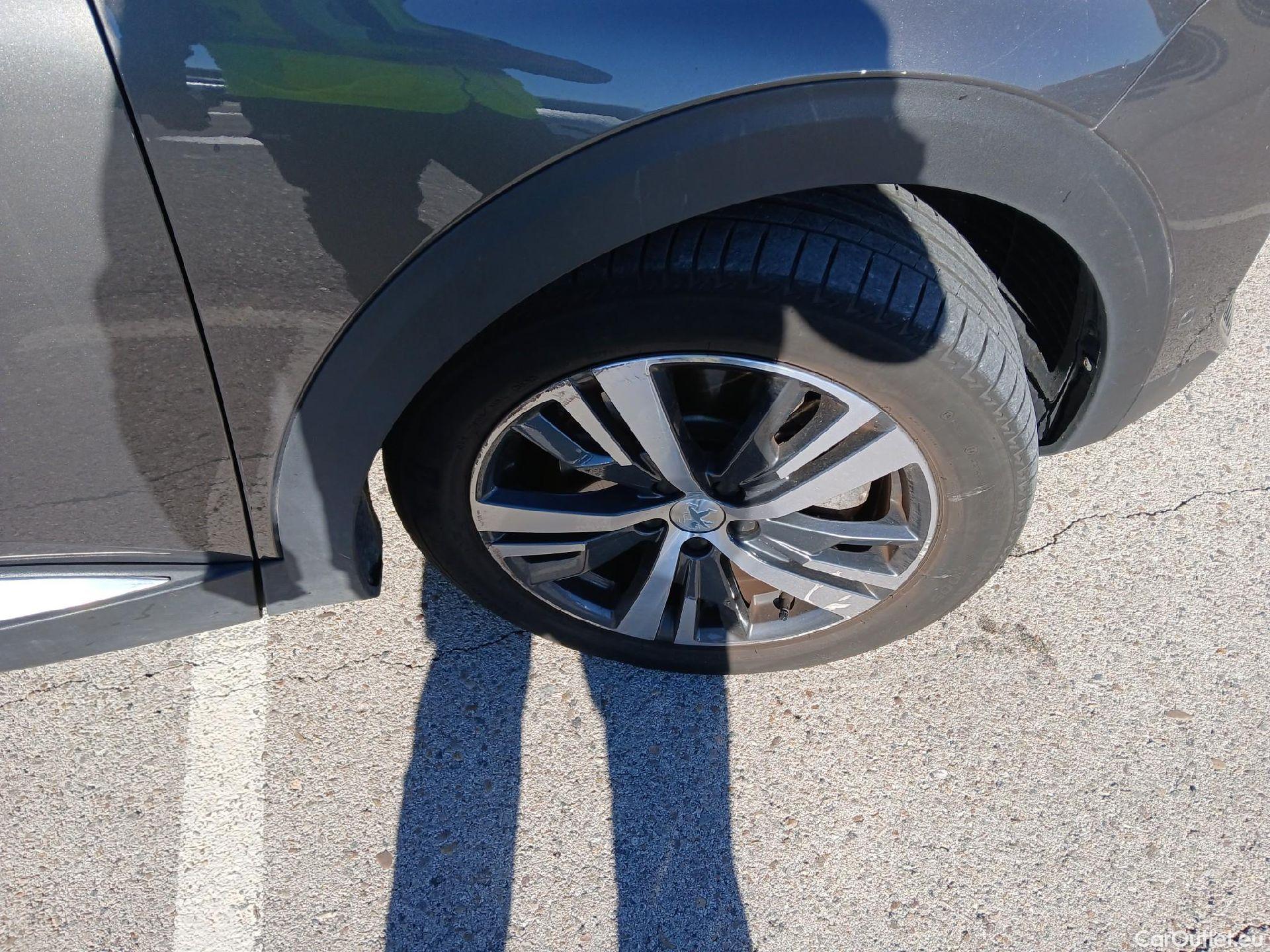  Peugeot  3008 PEUGEOT  Hybrid / 2020 / 5P / todoterreno 225 e-EAT8 Allure (AC2) #7